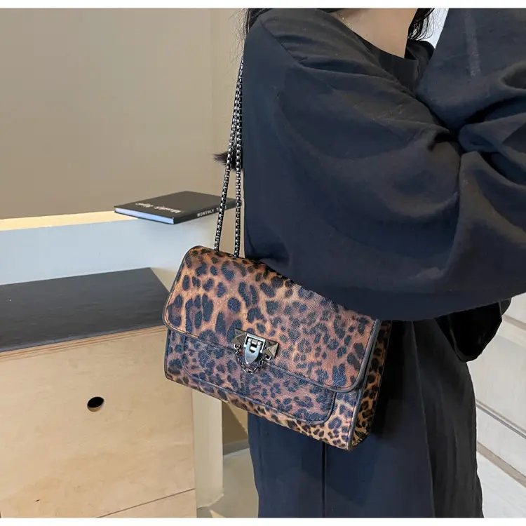 Retro Leopard Print Women's Shoulder Bag 2024 — feature 11