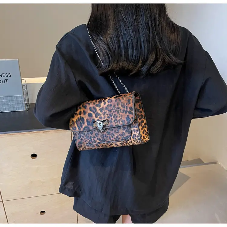 Retro Leopard Print Women's Shoulder Bag 2024 — feature 13