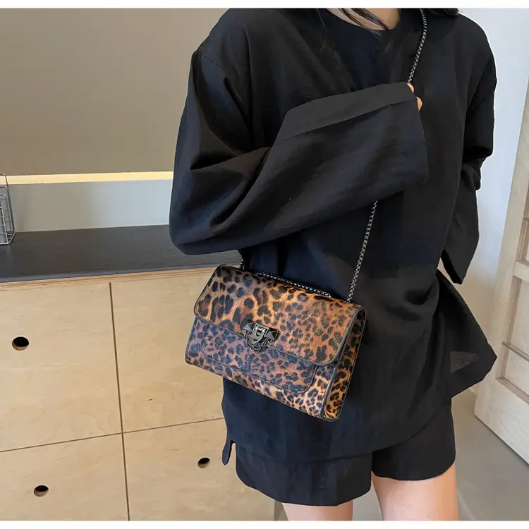 Retro Leopard Print Women's Shoulder Bag 2024 — feature 14