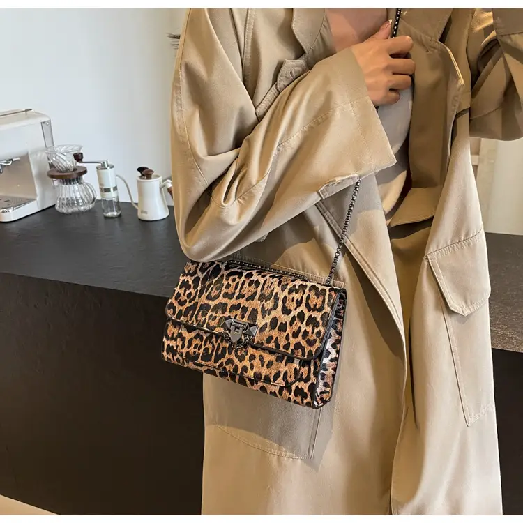 Retro Leopard Print Women's Shoulder Bag 2024 — feature 18