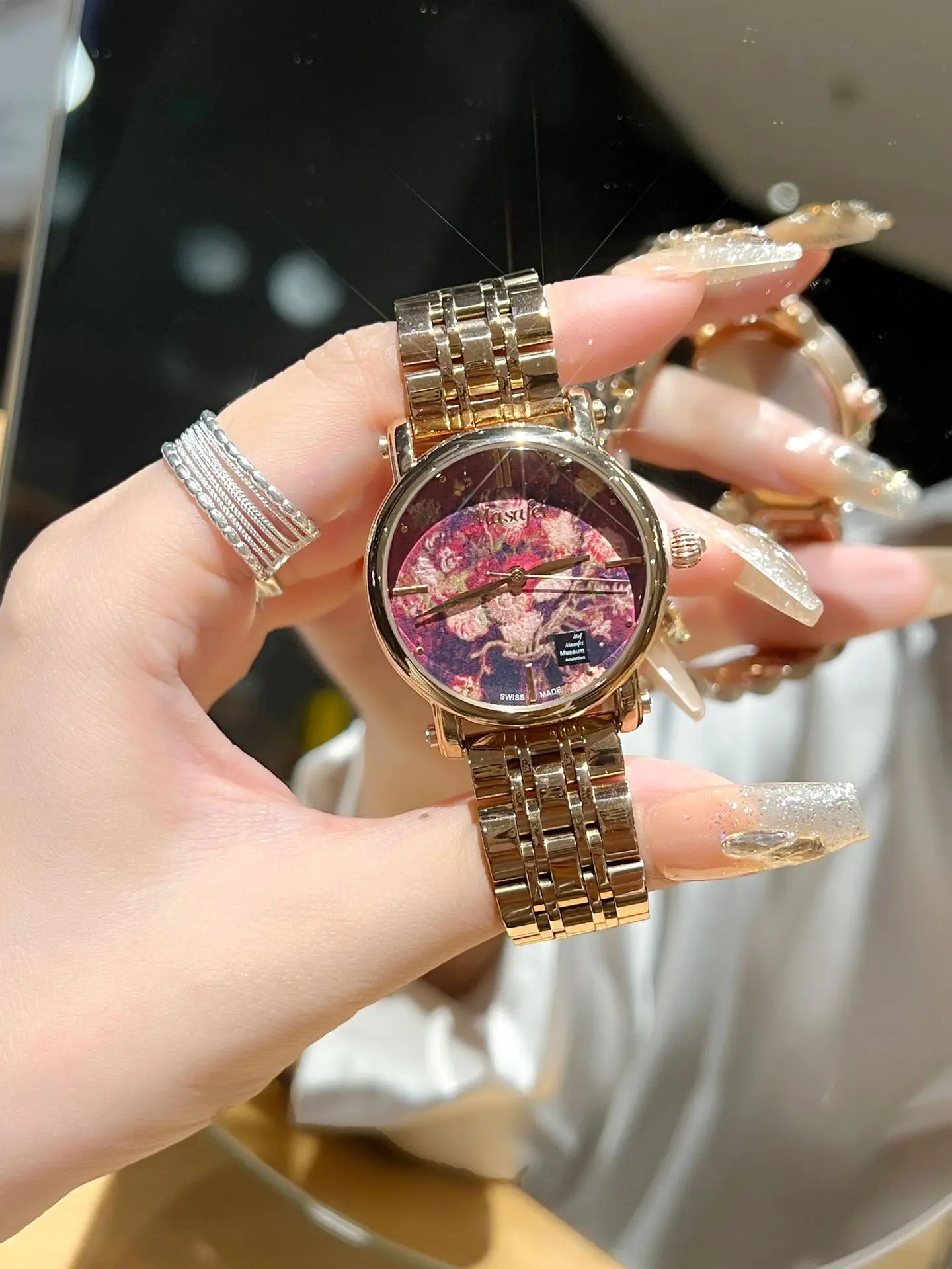 Women's Cowhide Strap Quartz Watch with Pearl Design - Image 2