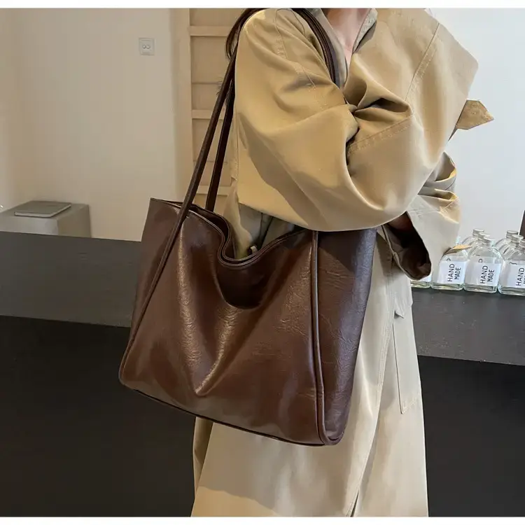 Large Capacity Retro Style Shoulder Tote Bag for Women — feature 9