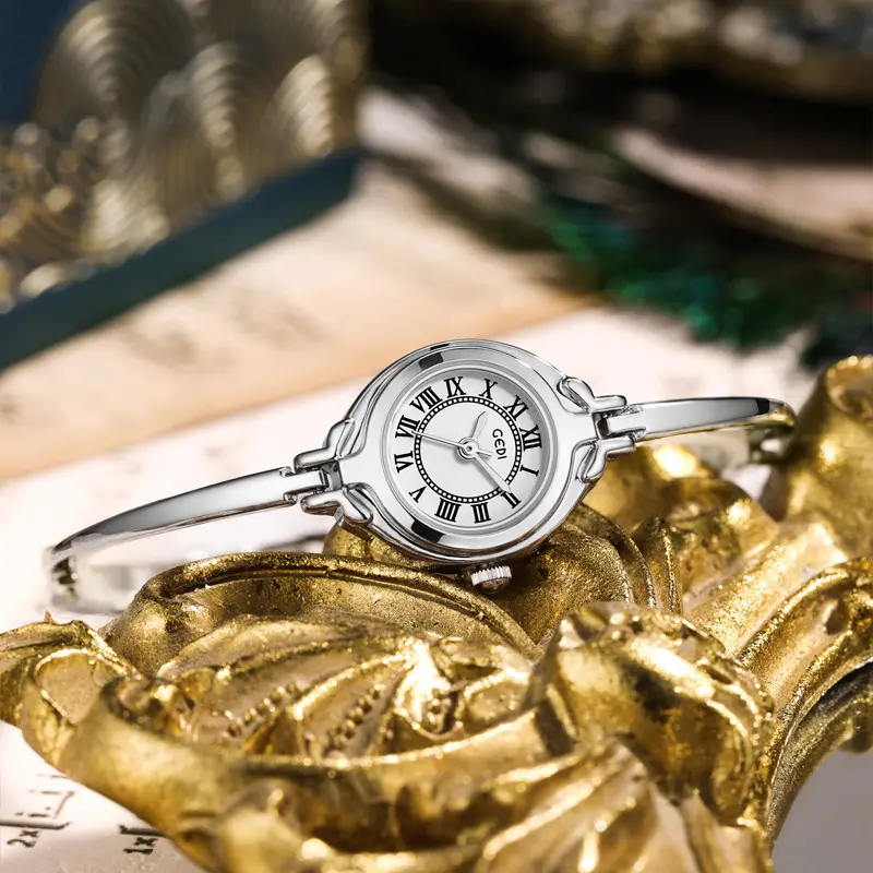 Women's Gold Quartz Watch Small Retro Design - Image 6