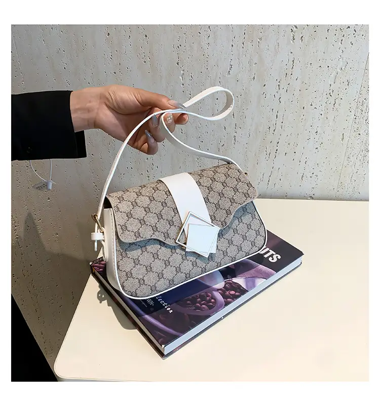 Women's Monogram Crossbody Bag 2024 New Style — feature 12