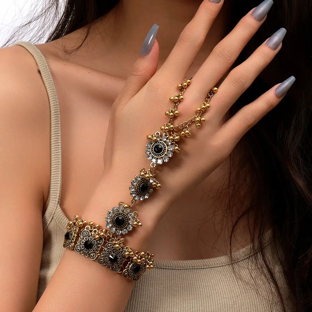 Cross-border European, American and Middle East Handmade Fashion Vintage Beads Tassel Bracelet Bohemian Style — feature 16
