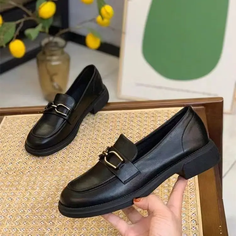 Black Small Leather Shoes Women's British Style Slip-on Loafers 2024 New All-match Women's Shoes Autumn Flat Single Shoes — feature 6