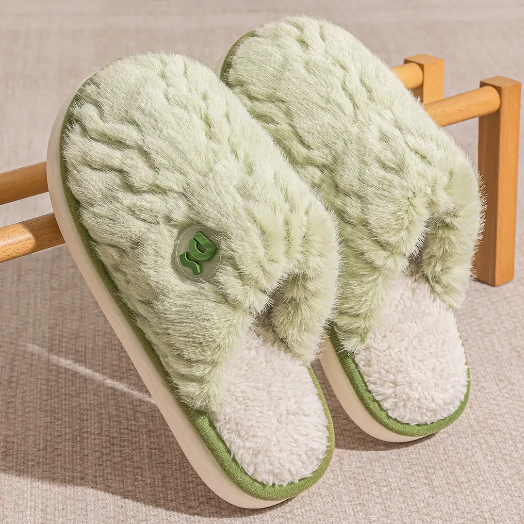 Plush Cotton Slippers for Women, Autumn and Winter Soft-Soled Indoor Home Couple Warm Slippers, 2026 New Maternity Shoes, October Women's Model
