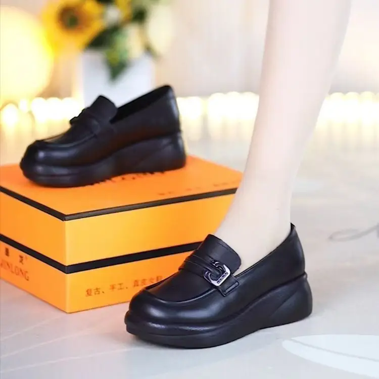 Vintage Leather Single-layer Shoes Women's 2024 Loafers Autumn New Thick-soled British Single-layer Shoes Round Toe Comfortable Platform Leather Shoes — feature 9