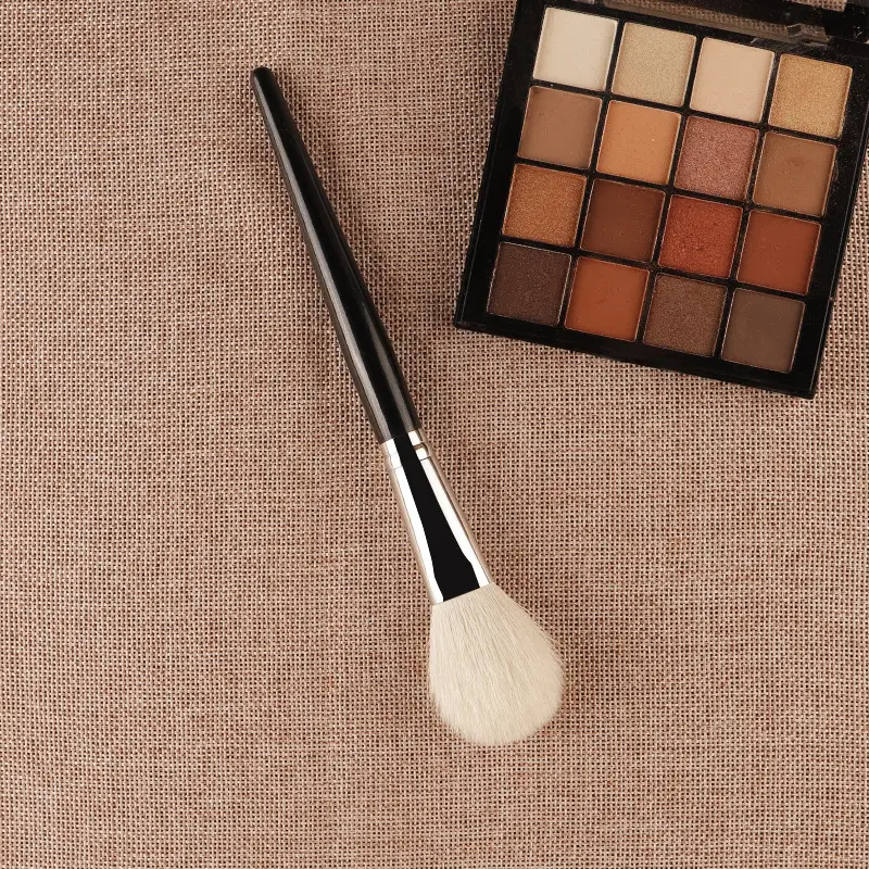 Cangzhou Animal Hair Blush Brush Single Pack - Image 4