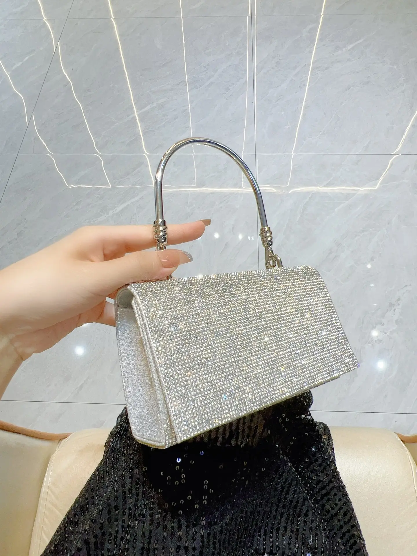 Full Diamond Shiny Gold Handbag for Women — feature 10