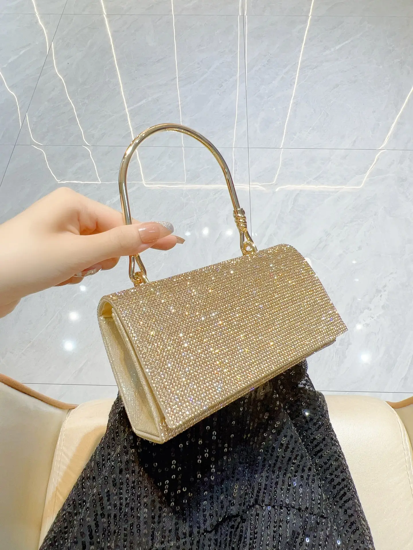 Full Diamond Shiny Gold Handbag for Women — feature 12