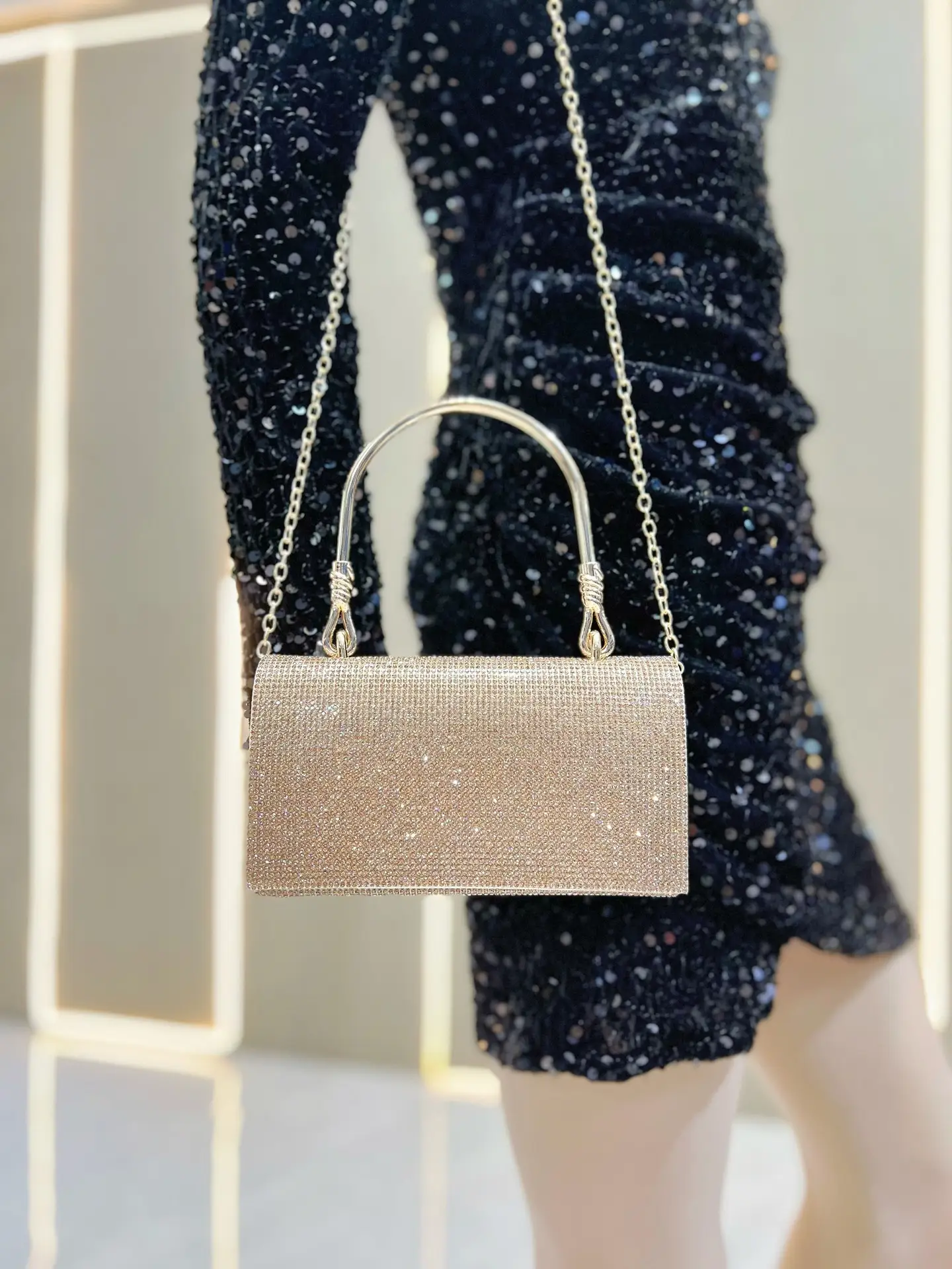 Full Diamond Shiny Gold Handbag for Women — feature 14