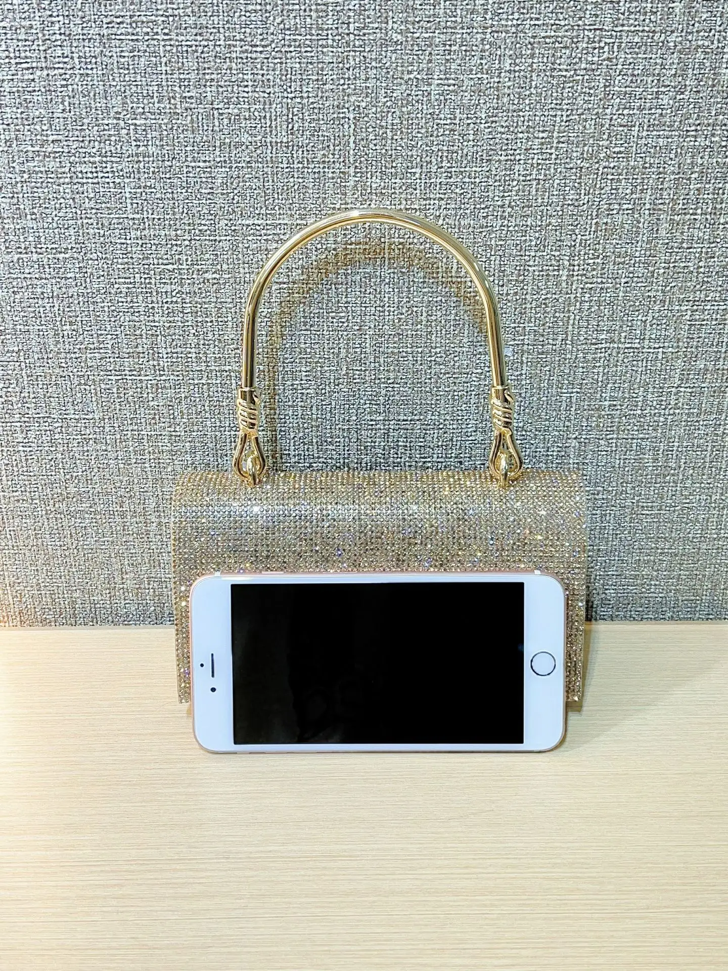 Full Diamond Shiny Gold Handbag for Women — feature 7