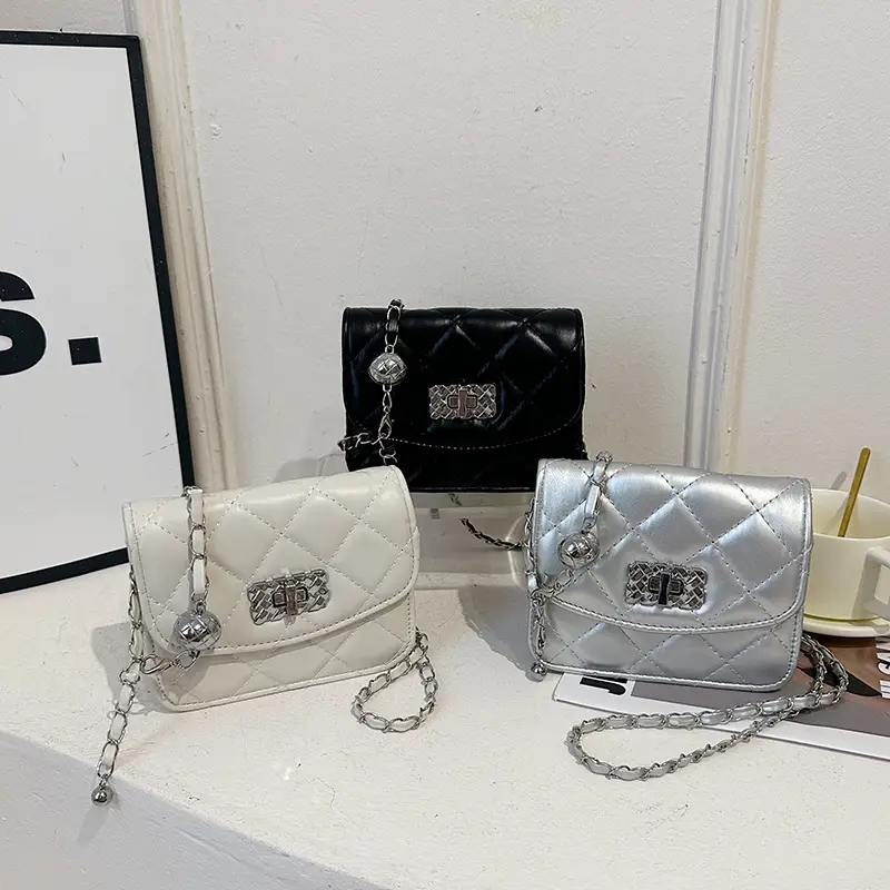 Lingge White Quilted Chain Shoulder Bag 2024