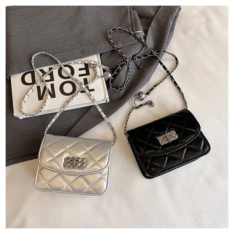 Lingge White Quilted Chain Shoulder Bag 2024 — feature 31