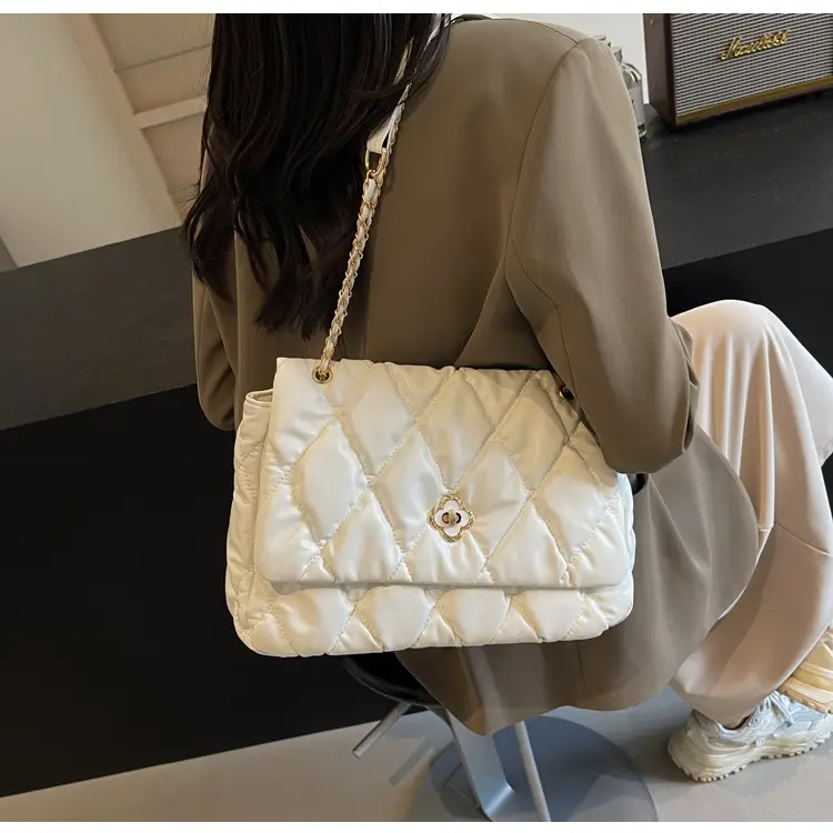 Women's Textured Rhombic Chain Bags Large Capacity — feature 21