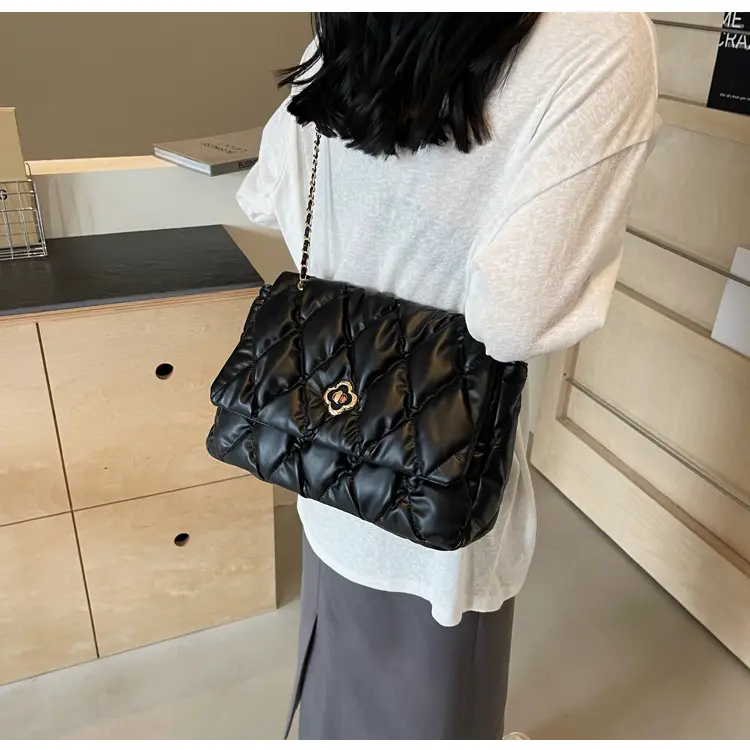 Women's Textured Rhombic Chain Bags Large Capacity — feature 25