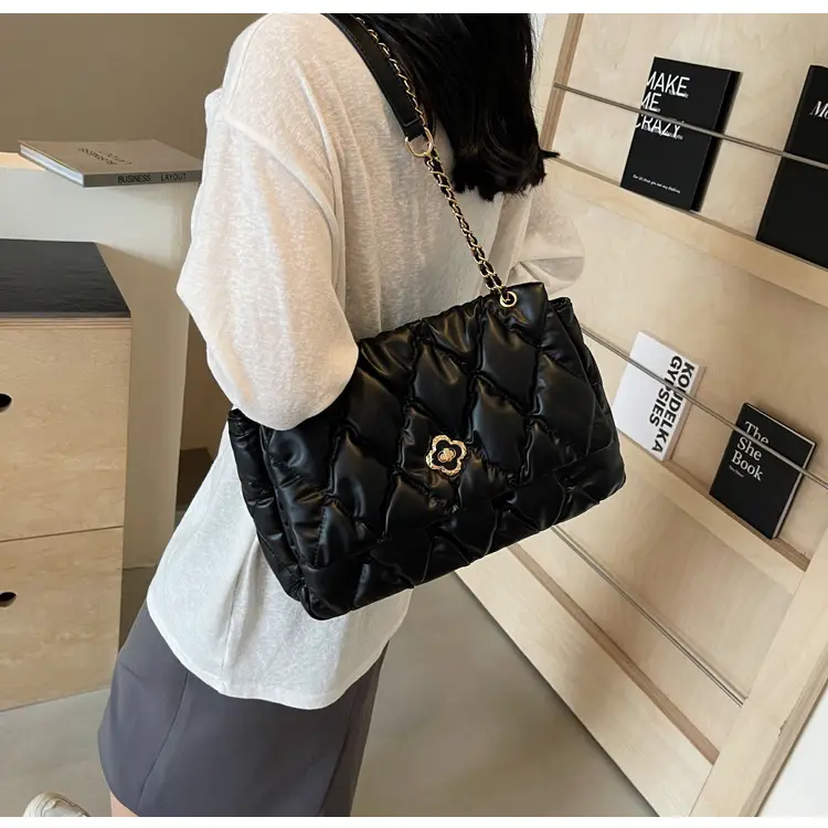 Women's Textured Rhombic Chain Bags Large Capacity — feature 26