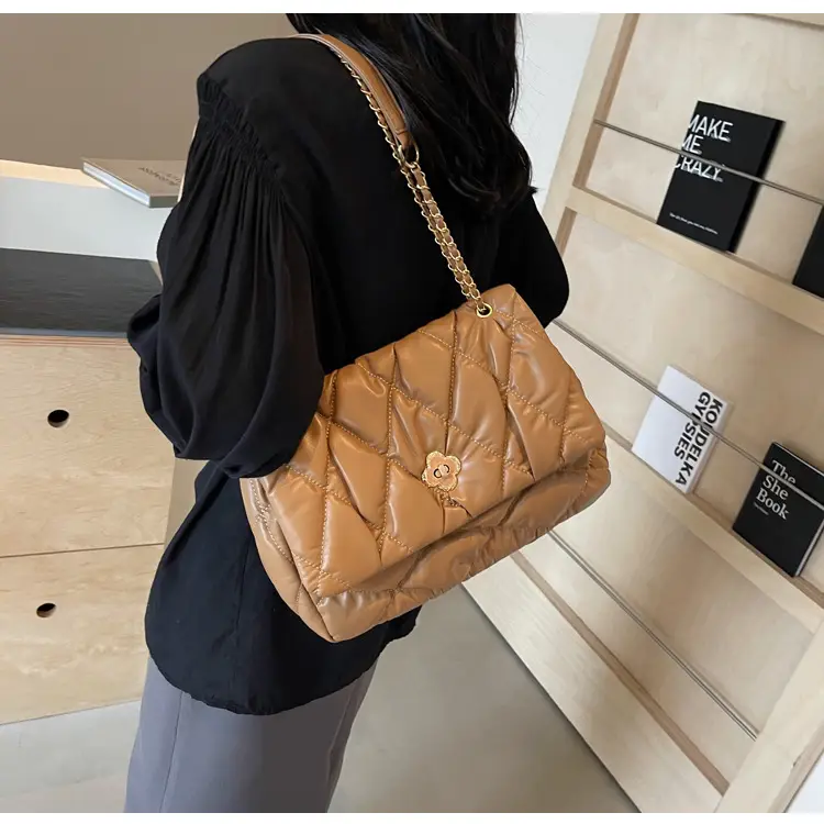 Women's Textured Rhombic Chain Bags Large Capacity — feature 30