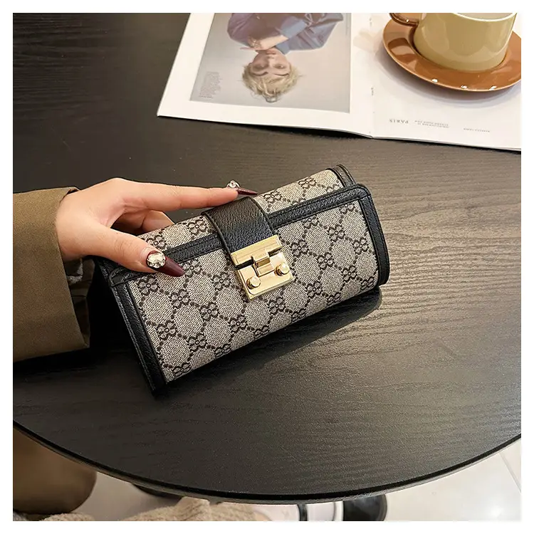 Cross-border high-end wallet women's new short multi-card three-fold buckle hand-held long wallet for hair — feature 10