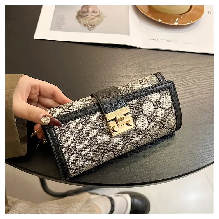 Cross-border high-end wallet women's new short multi-card three-fold buckle hand-held long wallet for hair — feature 12