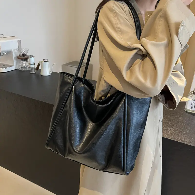 Black Large Capacity Women's Shoulder Bag 2024 - Image 7