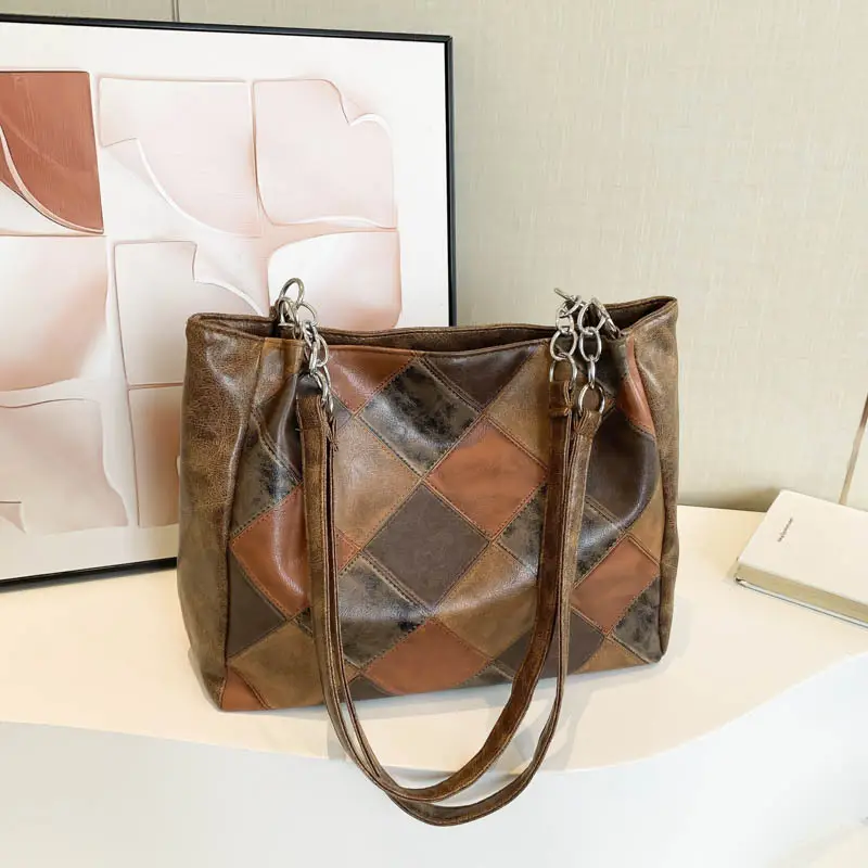 Pink Vintage Hepburn Style Shoulder Bag for Women - Image 3