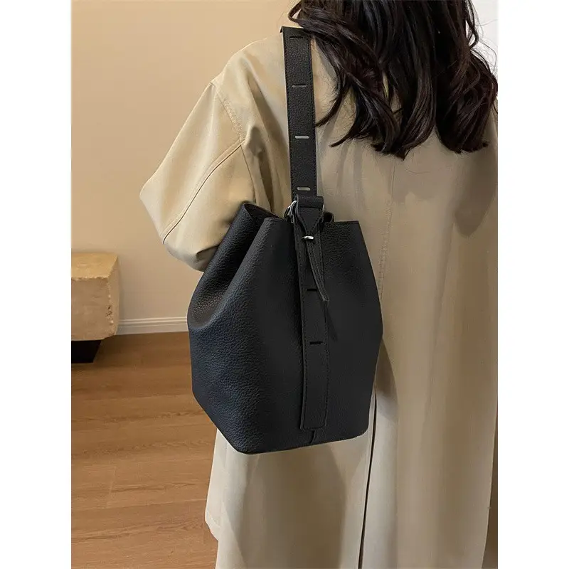 Brown French Large Capacity Shoulder Bag - Image 5