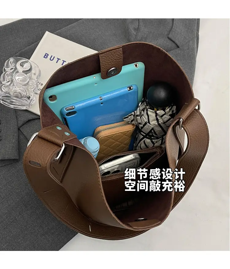 Brown French Large Capacity Shoulder Bag — feature 15