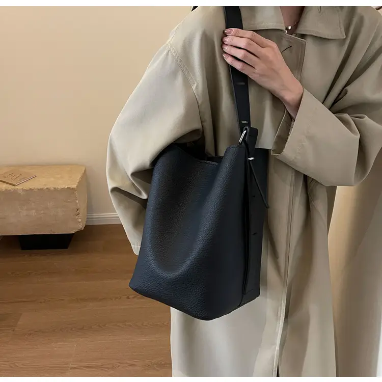 Brown French Large Capacity Shoulder Bag — feature 21
