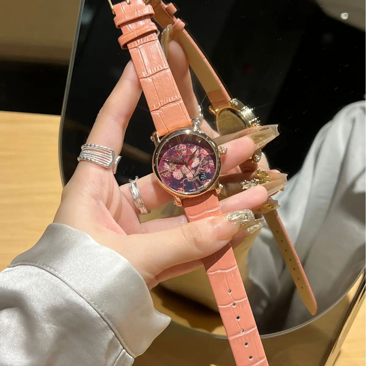 Women's Artistic Waterproof Quartz Watch with Peach Leather Strap - Image 3
