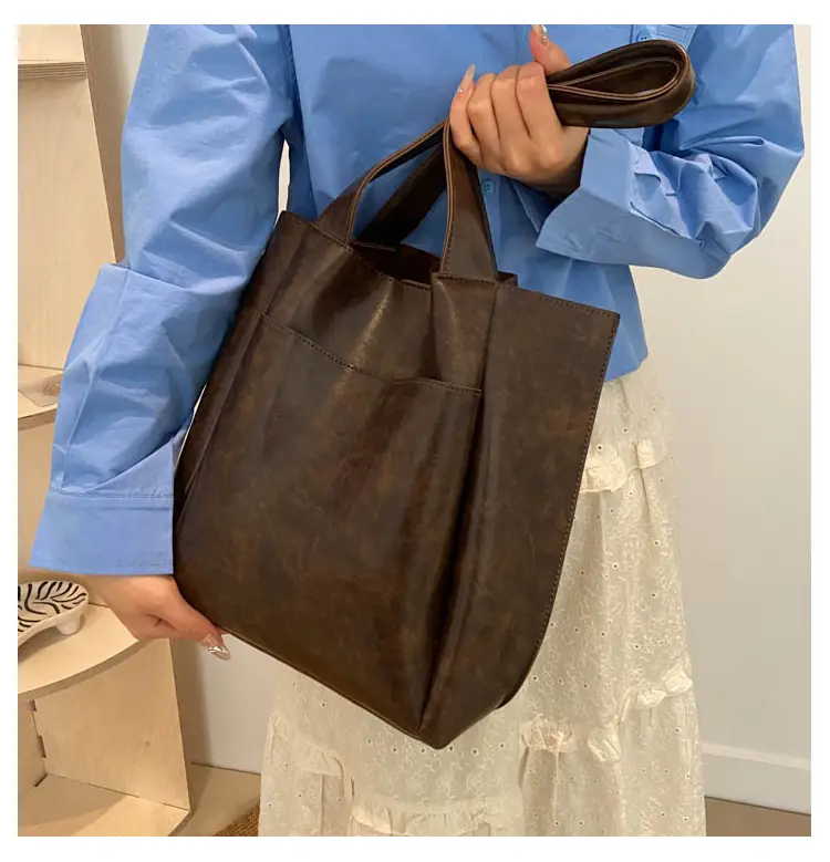 Retro Large Capacity Tote Bag for Women 2026 — feature 15