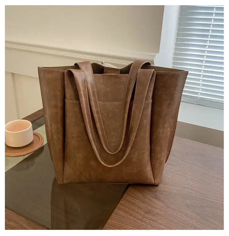 Retro Large Capacity Tote Bag for Women 2026 — feature 16