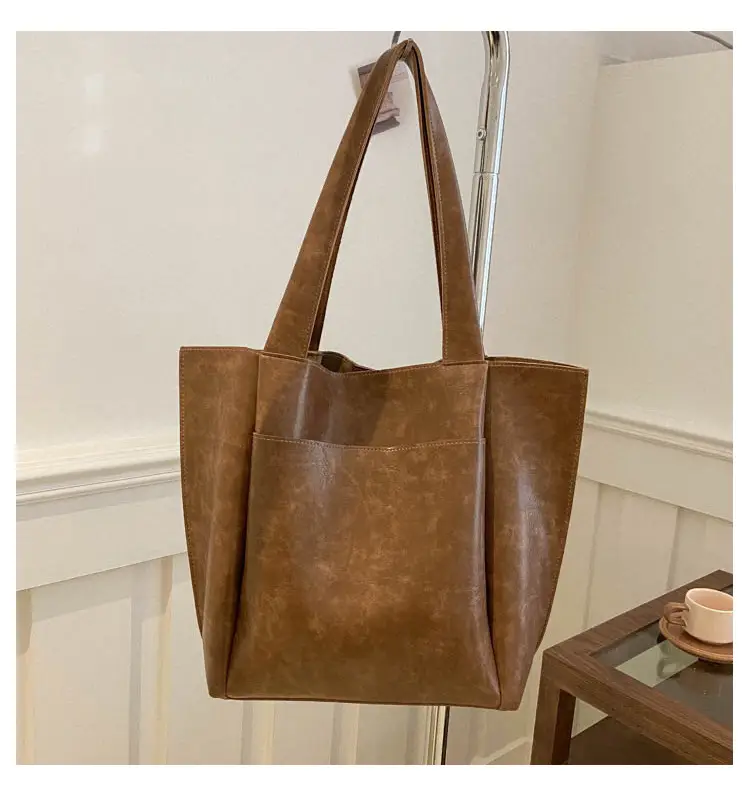 Retro Large Capacity Tote Bag for Women 2026 — feature 21