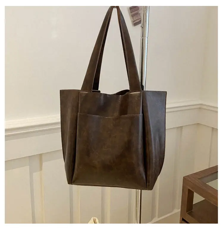 Retro Large Capacity Tote Bag for Women 2026 — feature 22