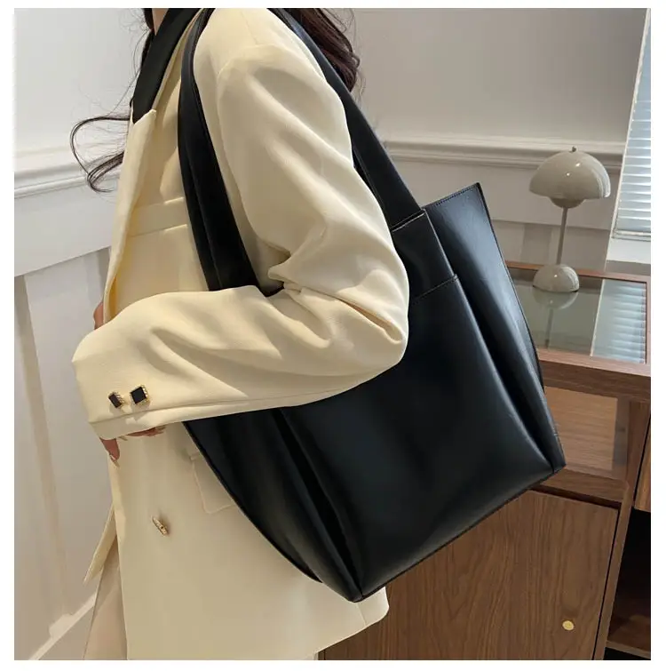 Retro Large Capacity Tote Bag for Women 2026 — feature 9