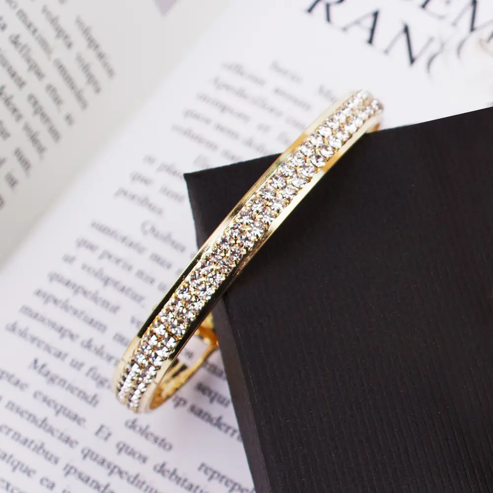 Diamond-Encrusted Bracelet for Women Single Watch - Image 5
