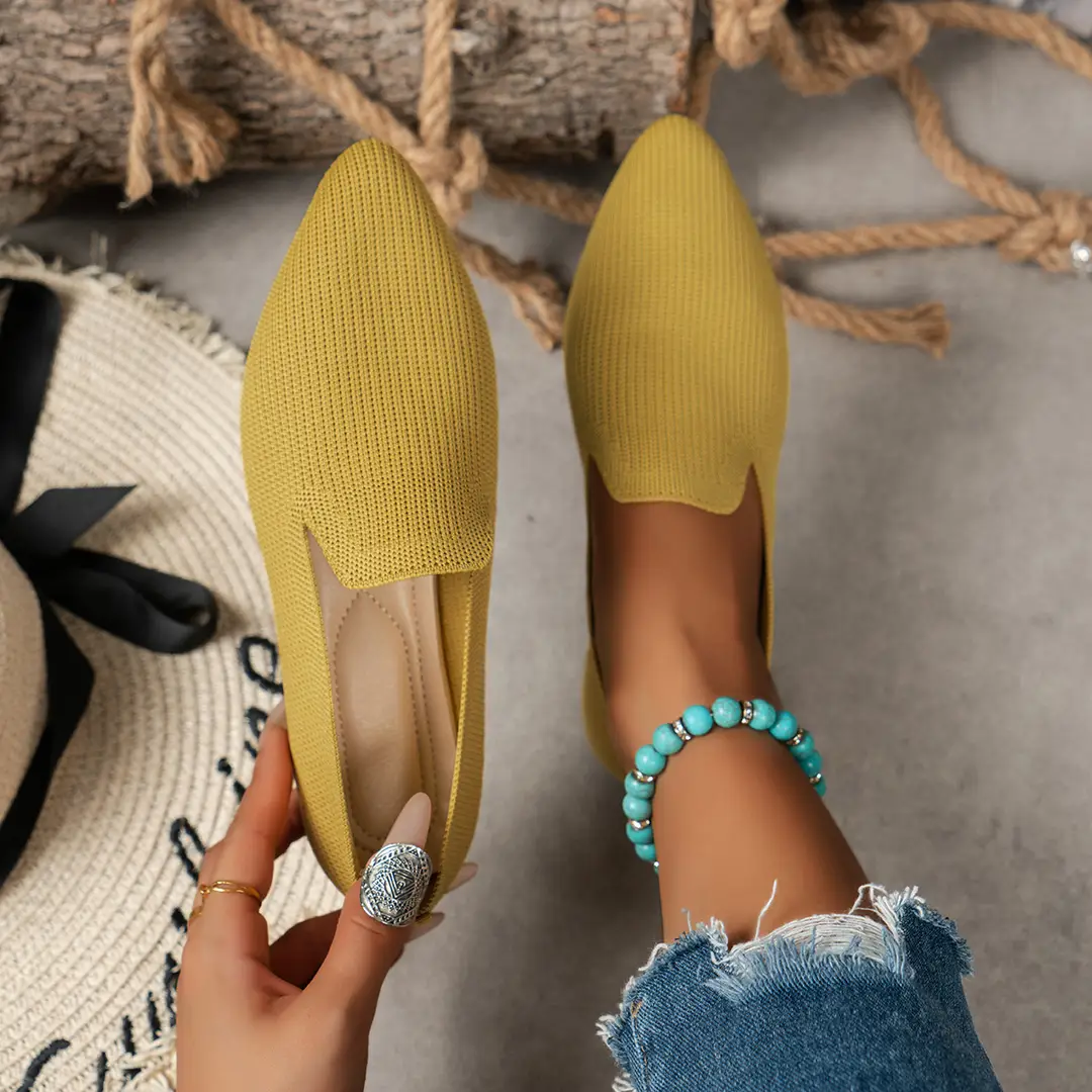 Plus Size European and American Style Women's Fashionable Casual Versatile Pointed Toe Pure Color Soft Sole Slip-On Knitted Flats Shoes - Image 4