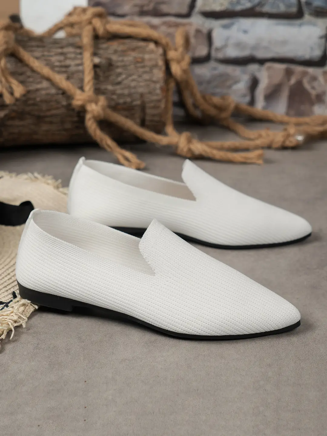 Plus Size European and American Style Women's Fashionable Casual Versatile Pointed Toe Pure Color Soft Sole Slip-On Knitted Flats Shoes — feature 5