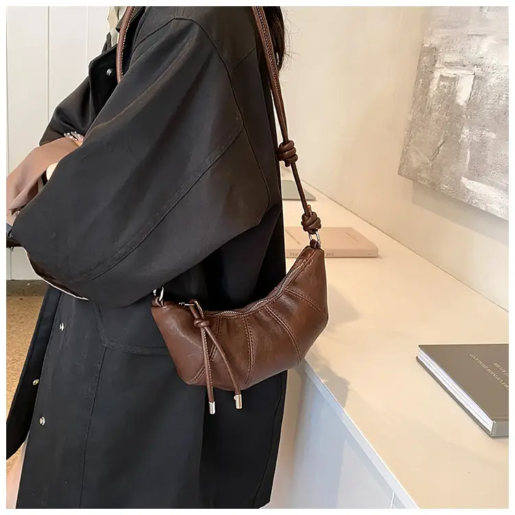 Black Leather Shoulder Bag for Women 2024 — feature 11