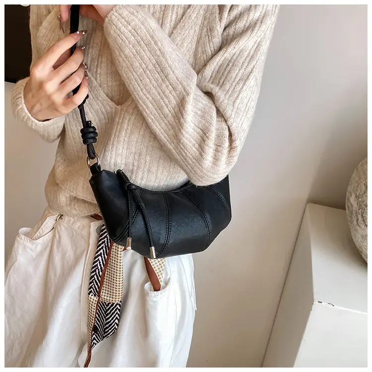 Black Leather Shoulder Bag for Women 2024 — feature 15