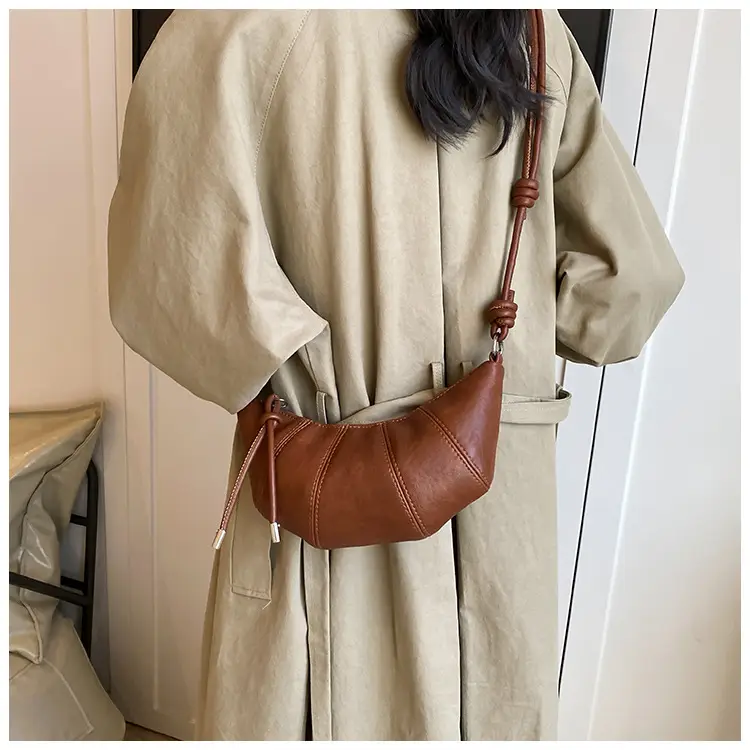 Black Leather Shoulder Bag for Women 2024 — feature 9
