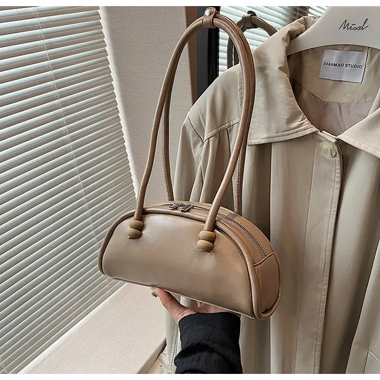 Black Leather Shoulder Bag for Women 2024 — feature 14