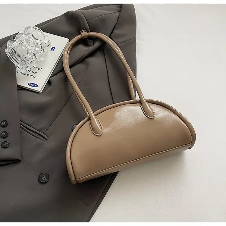 Black Leather Shoulder Bag for Women 2024 — feature 15