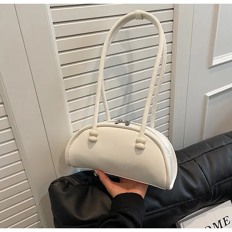 Black Leather Shoulder Bag for Women 2024 — feature 17