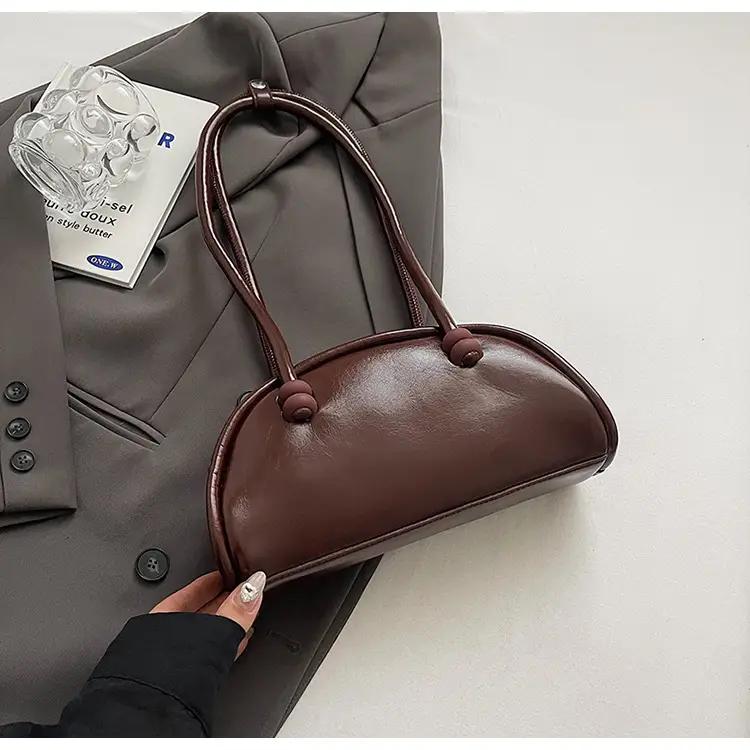 Black Leather Shoulder Bag for Women 2024 — feature 19