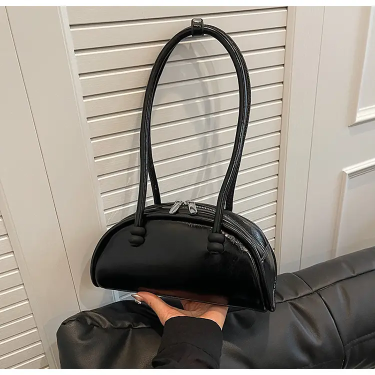 Black Leather Shoulder Bag for Women 2024 — feature 21