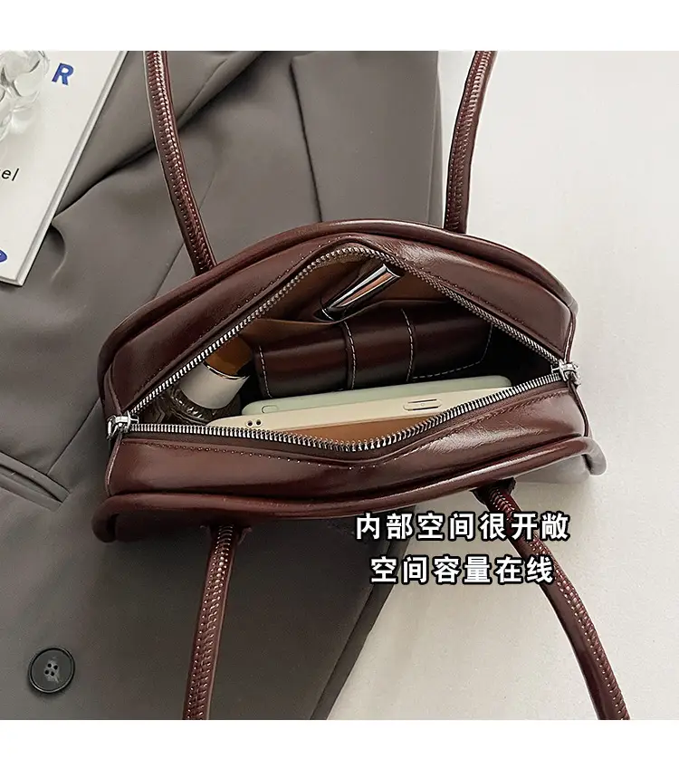 Black Leather Shoulder Bag for Women 2024 — feature 7