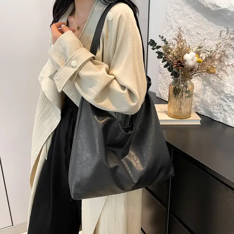 Textured Oil Leather Large Tote Bag Brown