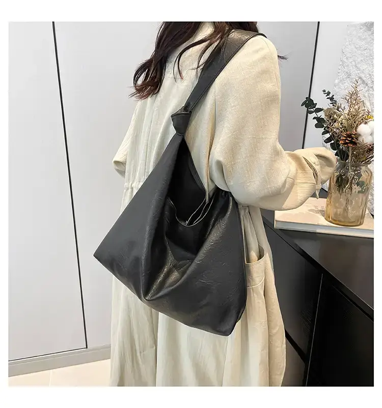 Textured Oil Leather Large Tote Bag Brown — feature 11